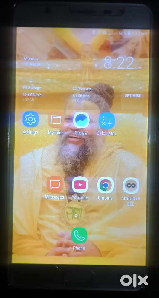 Samsung 4g Wide Screen Phone with 13MP Front Camera