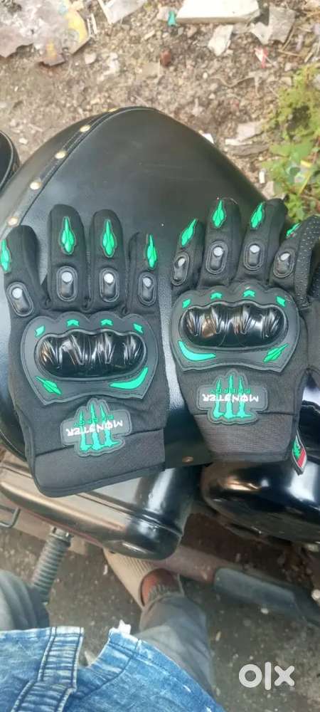 this is a 1day old bike handgluafs