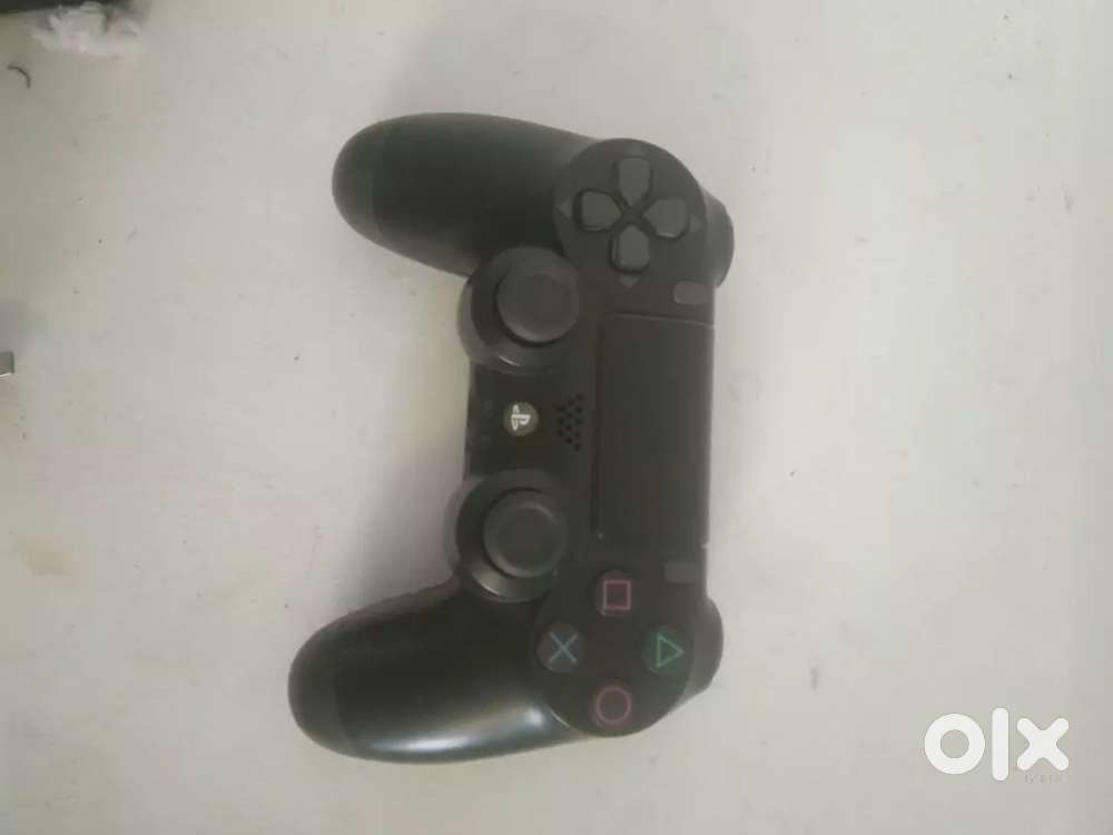 PS4 controller