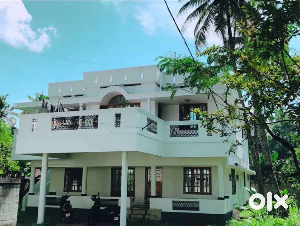 Excellent first floor house for rent