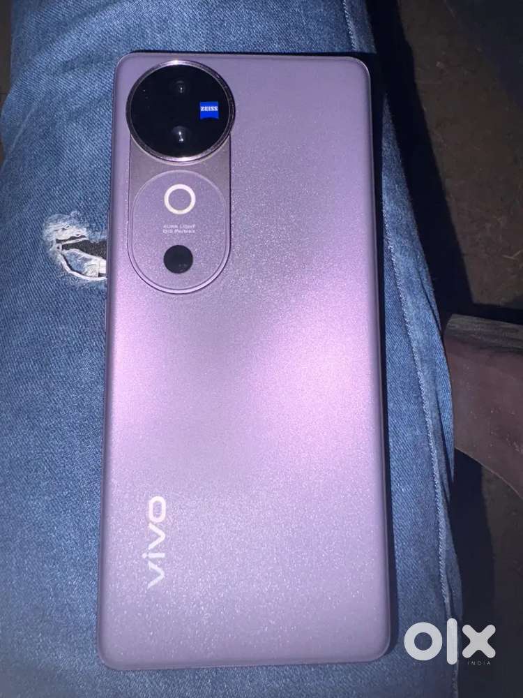 V40 (8/256)