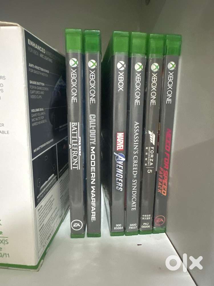 Xbox game console with controller