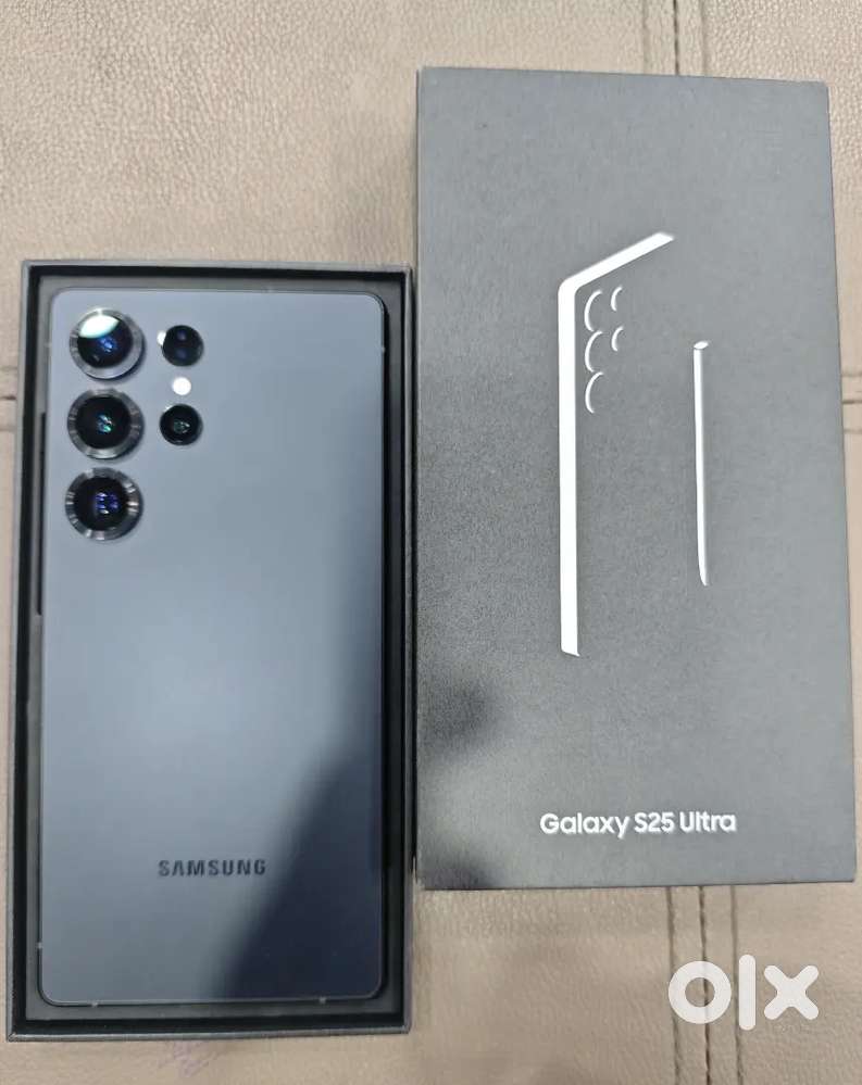 Samsung S25 ultra 12/512 4 months warranty left