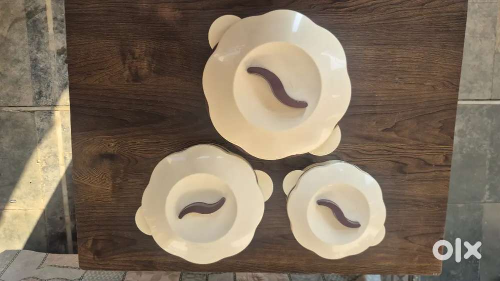 Set of casseroles