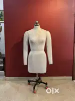 Dress form mannequin