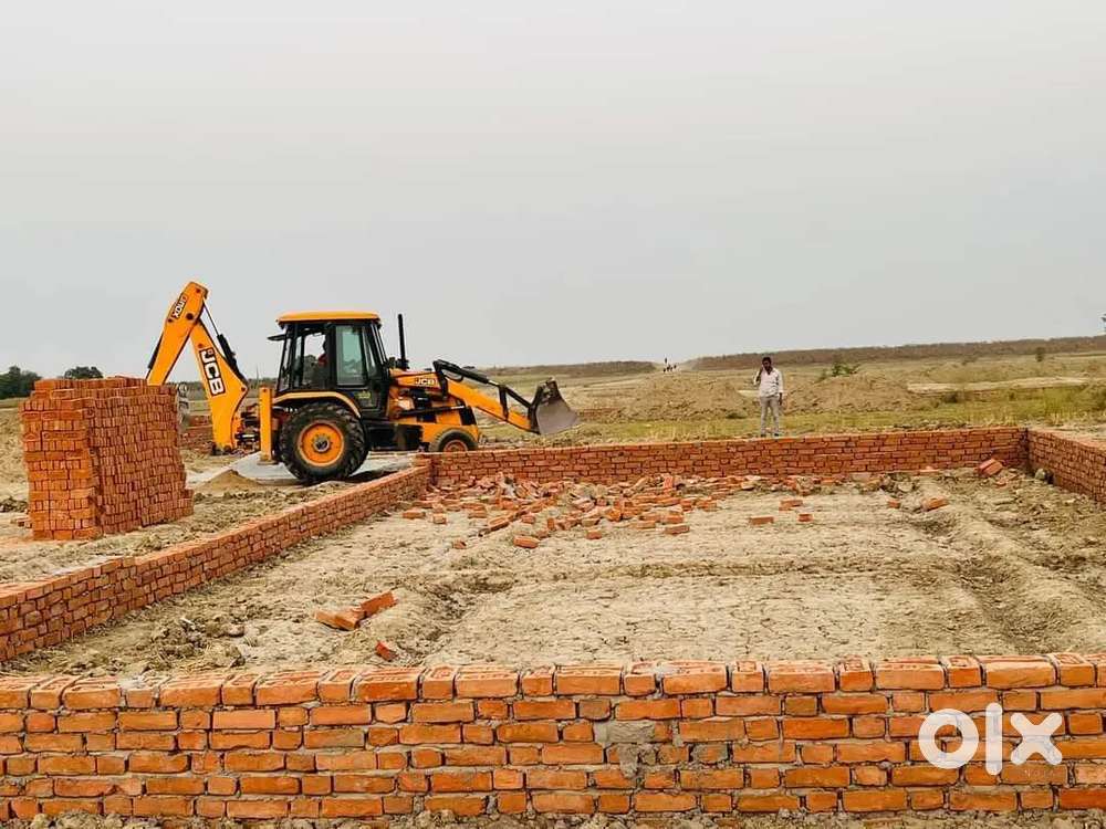 आउटर रिंग रोड सर्विस लेन से जुड़ा सुंदर और सुरक्षित प्लॉट लोकेशन मे