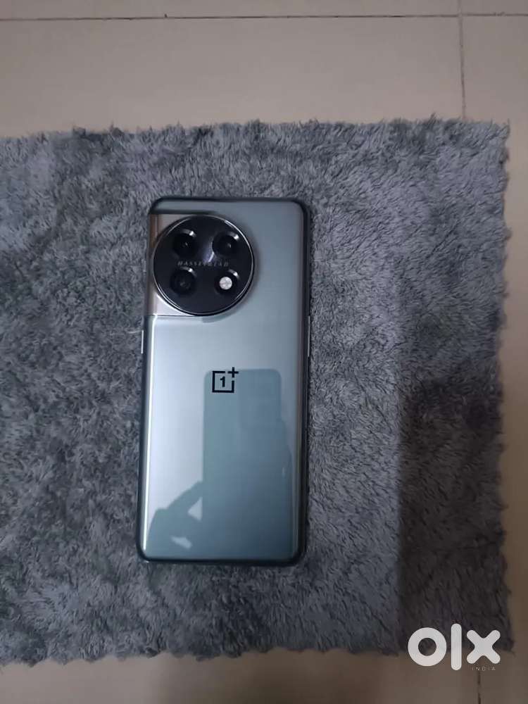 One plus 11 green colour 16/256 awesome condition