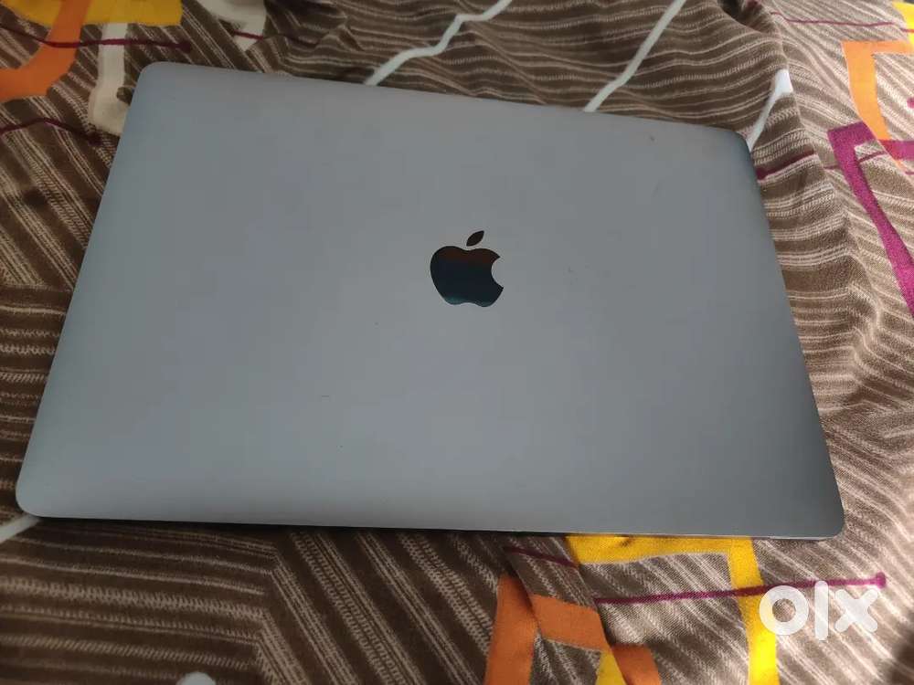 MacBook pro i7,2019