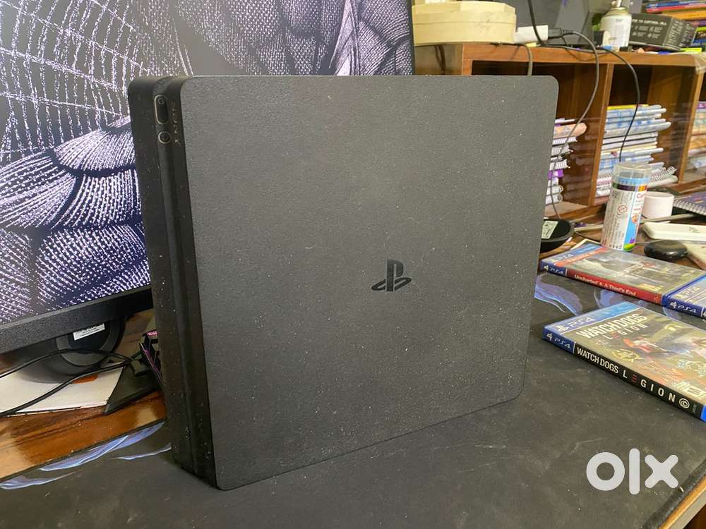 Playstation 4 (PS4)