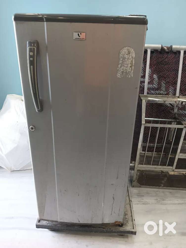 A single door fridge with perfect condition
