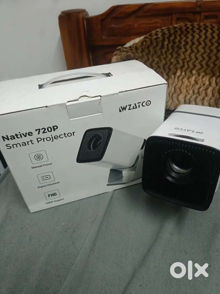 Wzatco Yuva Go Android home projector