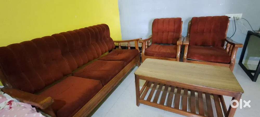 Sofa set do 3 seater sofa do 1 seater sofa 1 big table 2 small table
