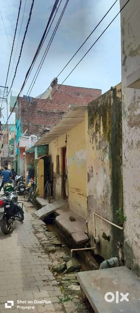 Alanganj me purana makan hai lodge ke investmnet ke liye