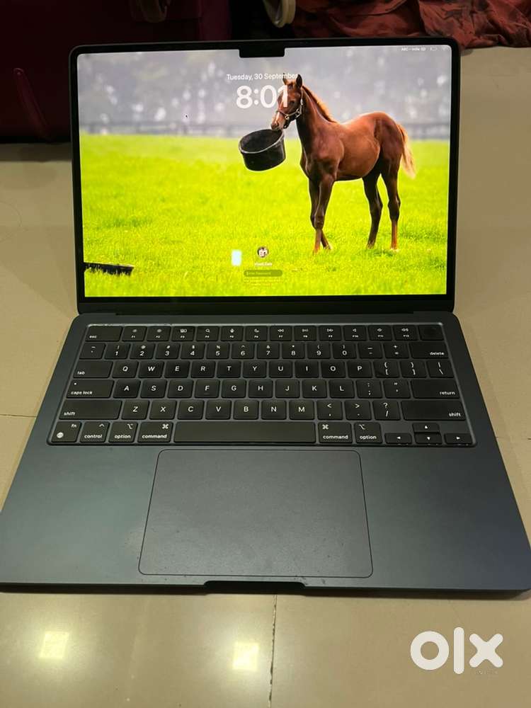 Urgent sell: Fresh Macbook Air M2