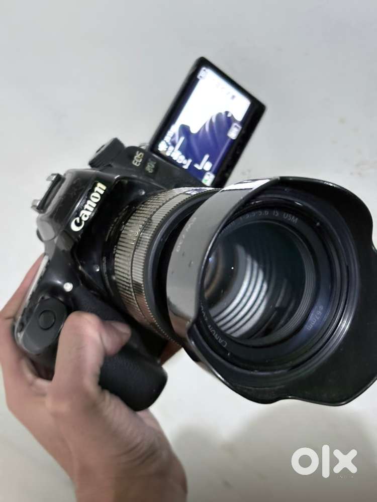 Canon Eos 80D Zoom Lens With 3 Battery 32GB Card