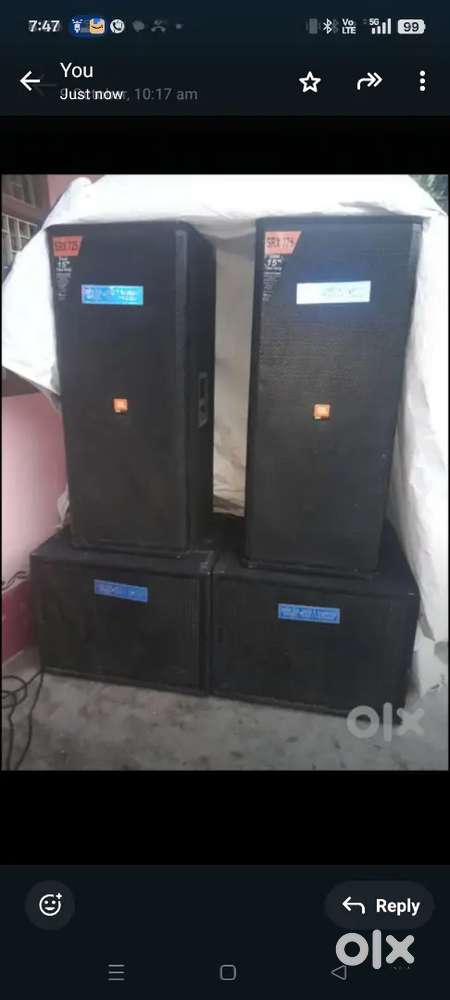 per speaker 800 watt top  2000 watt bass per speker