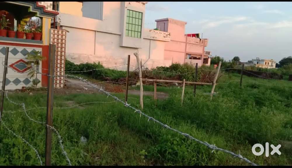 135 gaz plot in Doiwala Near Radiant school (Sugar mill)