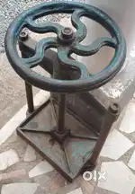 Paper pressing machine
