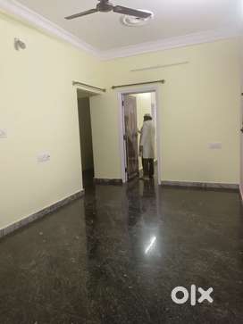 1 bhk house for rent 15k in Hsr layout near bustop