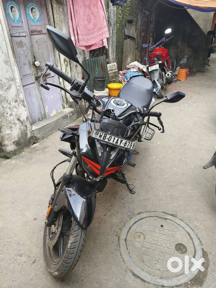 ABS Like brand new condition 4 service done 5 free service remaining