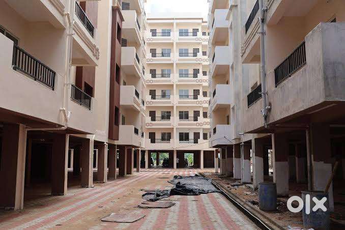 3 bhk semifurnished flat immediately available