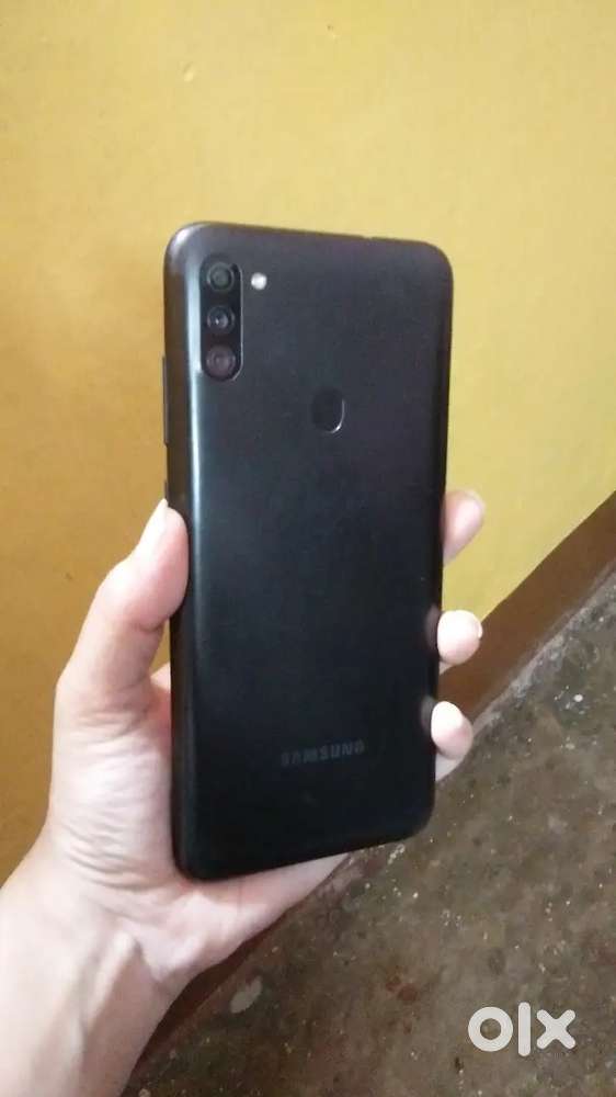 Samsung galaxy m11 phone