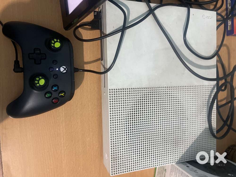 Xbox one S with extra controller and monitor