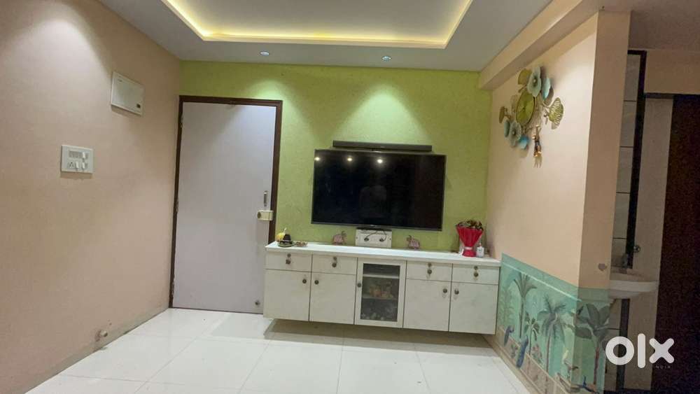 2 BHK Full furnished Roadtouch corner flat with negotiable prices.