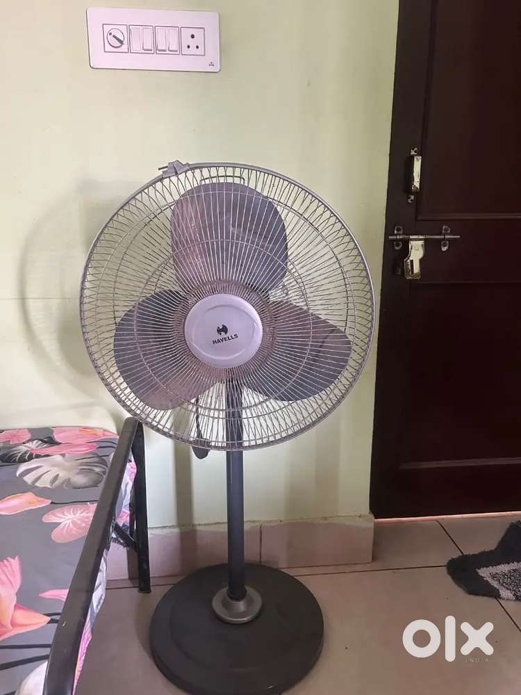 Stand fan And Gas Burner.