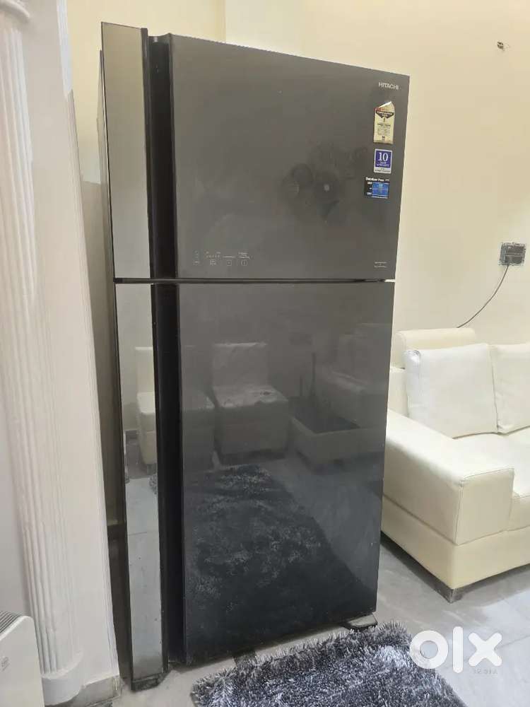Hitachi Fridge - Excellent condition With Compressor warranty left