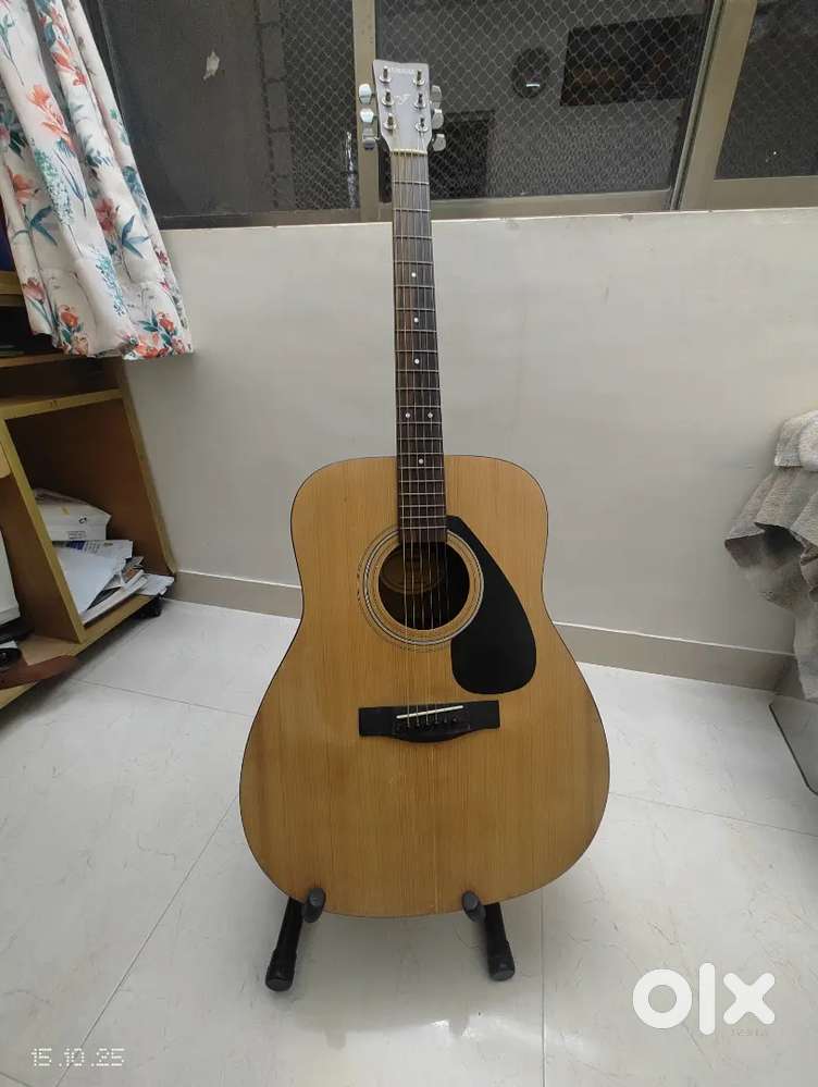 Acoustic Guitar yamaha F310