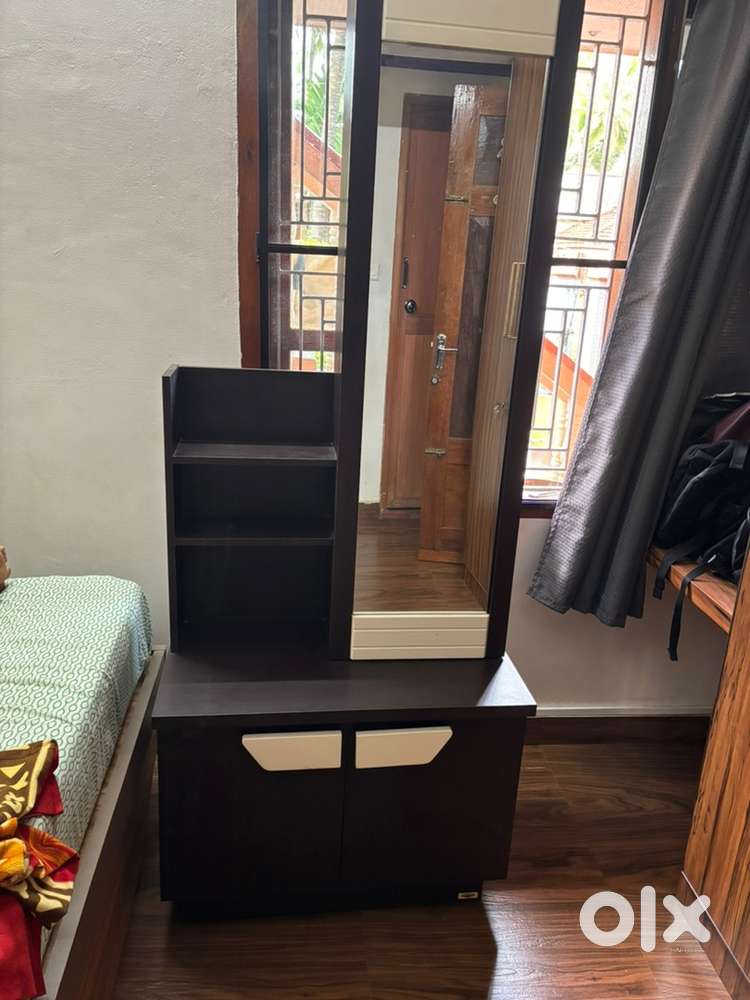 Dressing table for sale