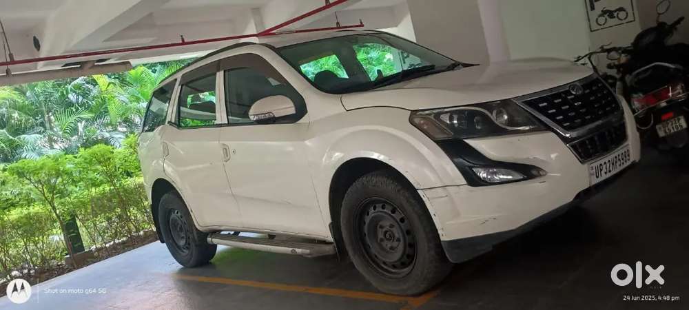 Mahindra XUV500 2016 first class condition minor scratches