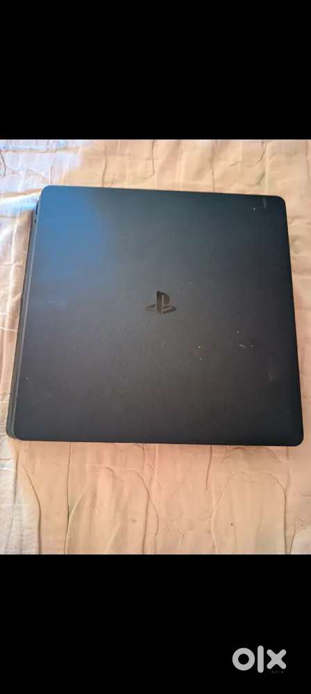 PS4 Slim 1TB (Black)