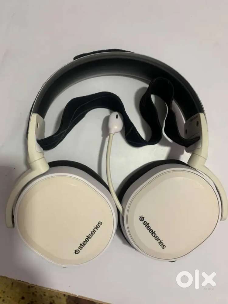 SteelSeries Arctic 7 Gaming Wireless Headphones