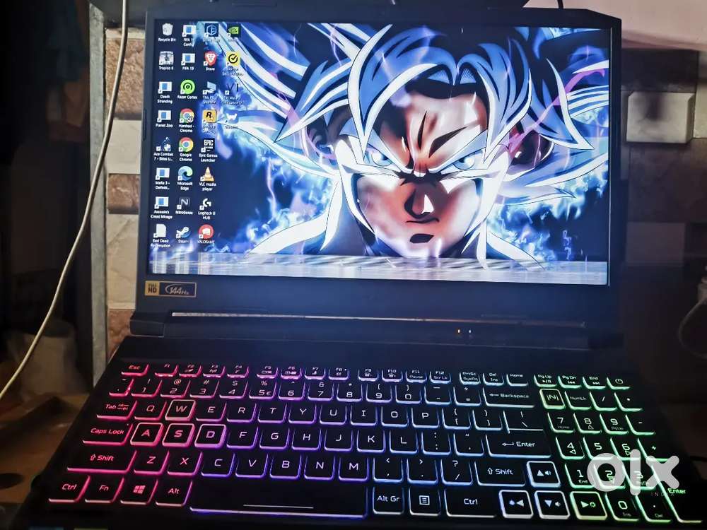 Acer Nitro 5 rtx3050 razer gaming mouse and Logitech keyboard