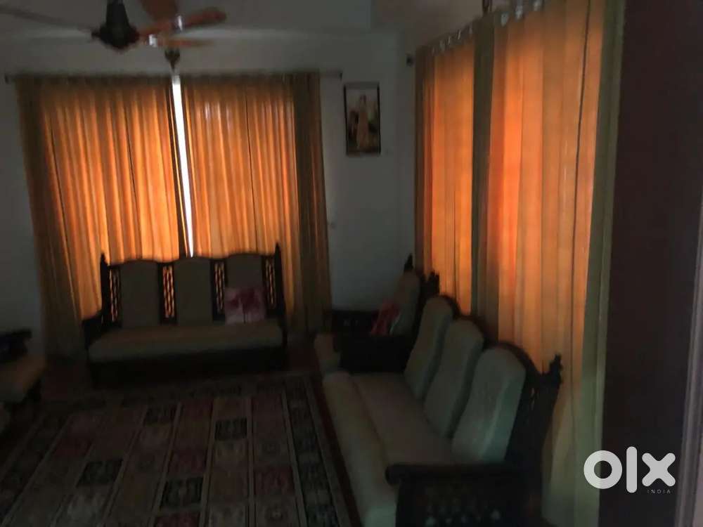 Villa for sale at kaloor near studiam