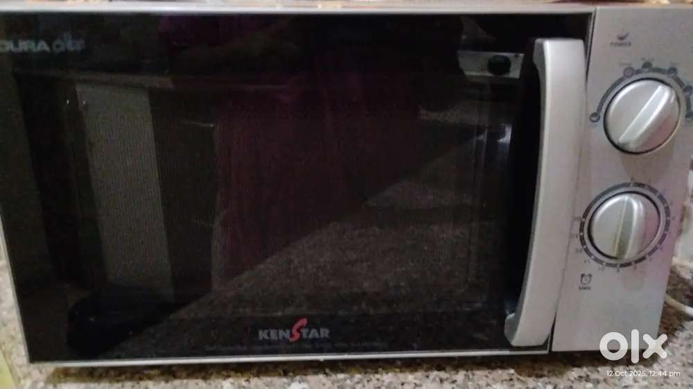 Microwave oven (unused and untouched)