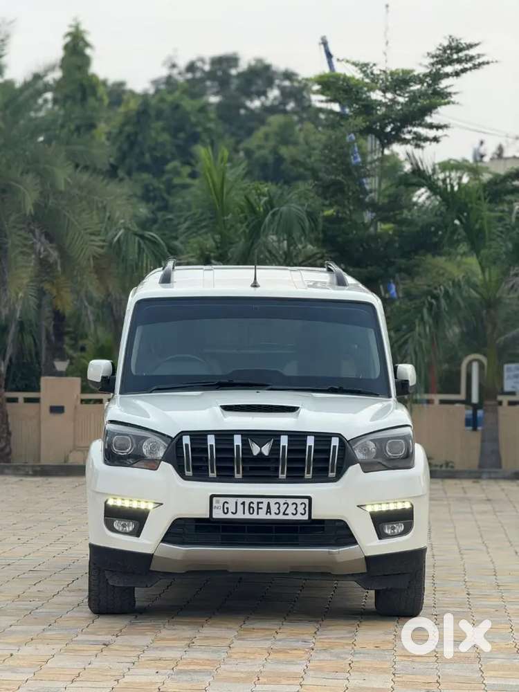 Mahindra Scorpio Classic 2023 Diesel 35000 Km Driven