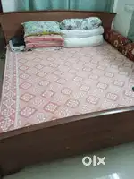 Style'Spa Co..Hardboard 6'/7' doubled bed..and 4 inch mattress..