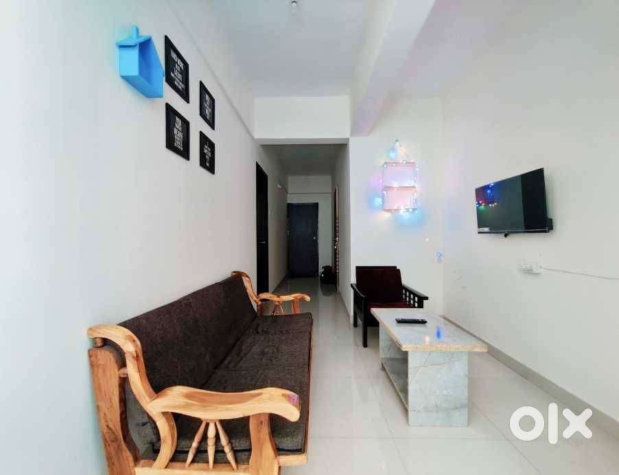 Furnished Shared Apartment In Dhole Patil Road For Males -No Brokerage
