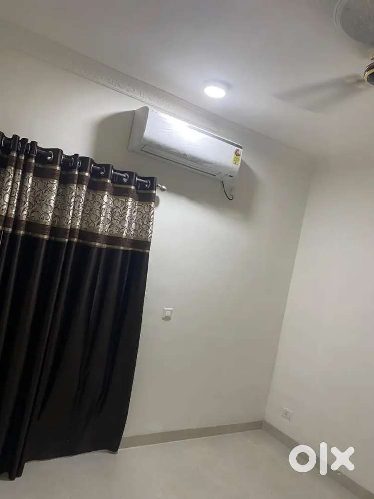 3 BHK semi furnished flat for rent Prime location