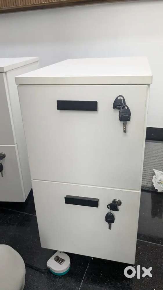 Office pedestals