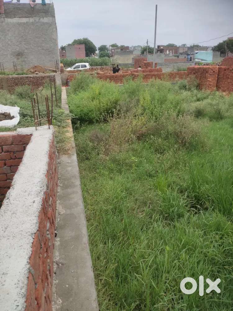 Near by main road , sbse sasta plot (lowest rate) near Railway Station