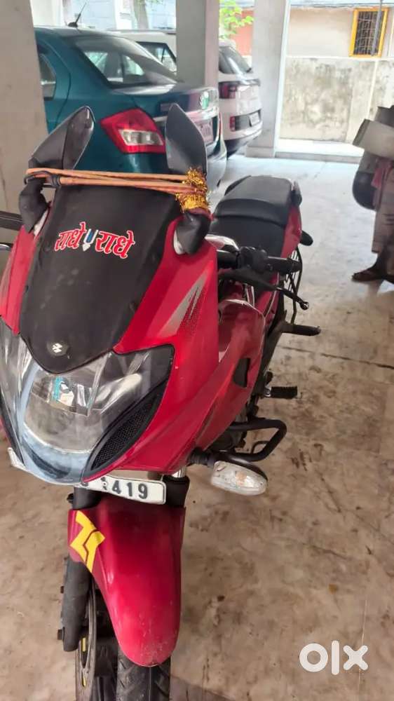 Bajaj Pulsar 220 F