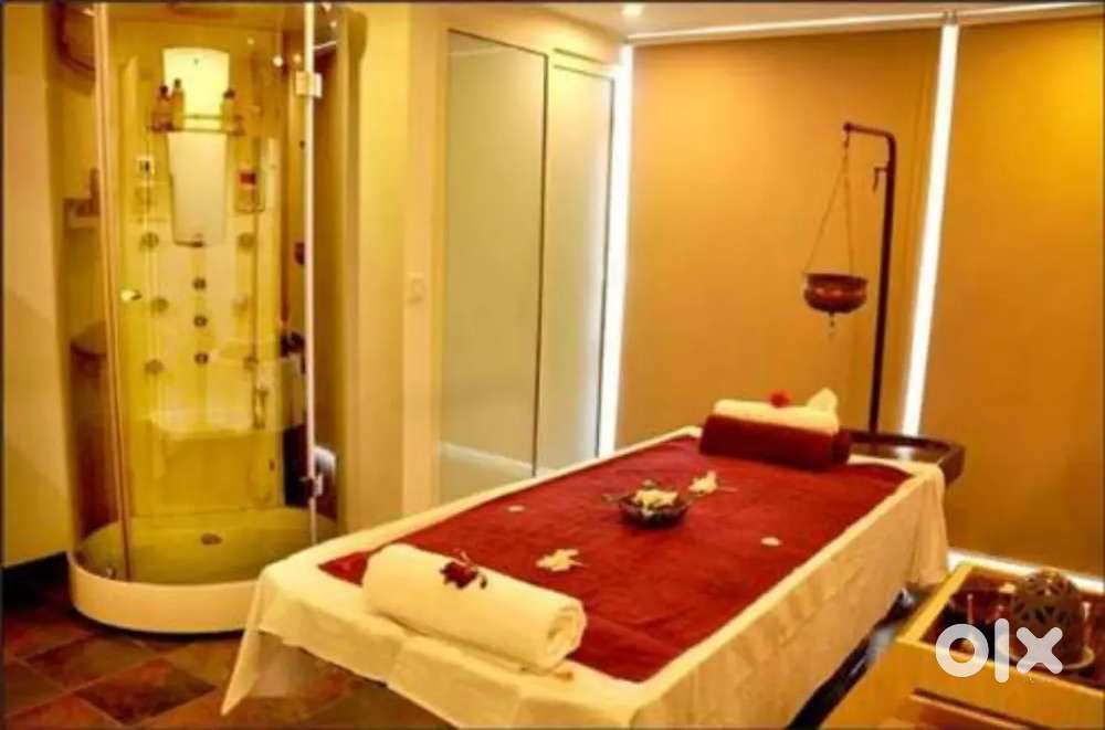 NEED FEMALE THERAPIST FOR SPA