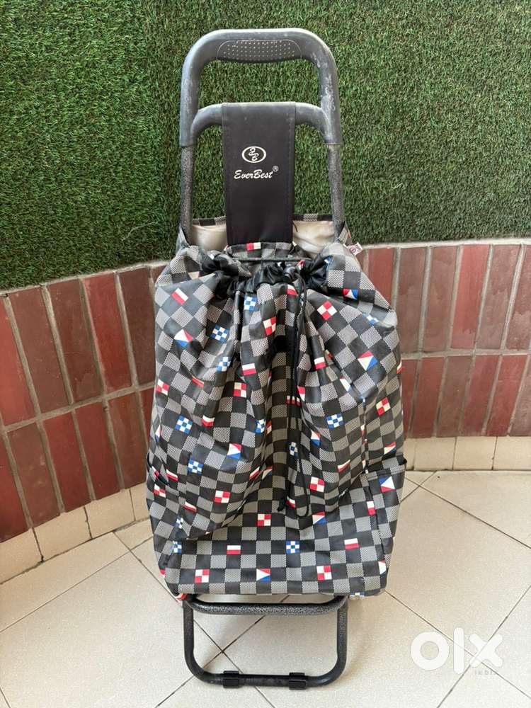 Shopping trolly bag with wheels