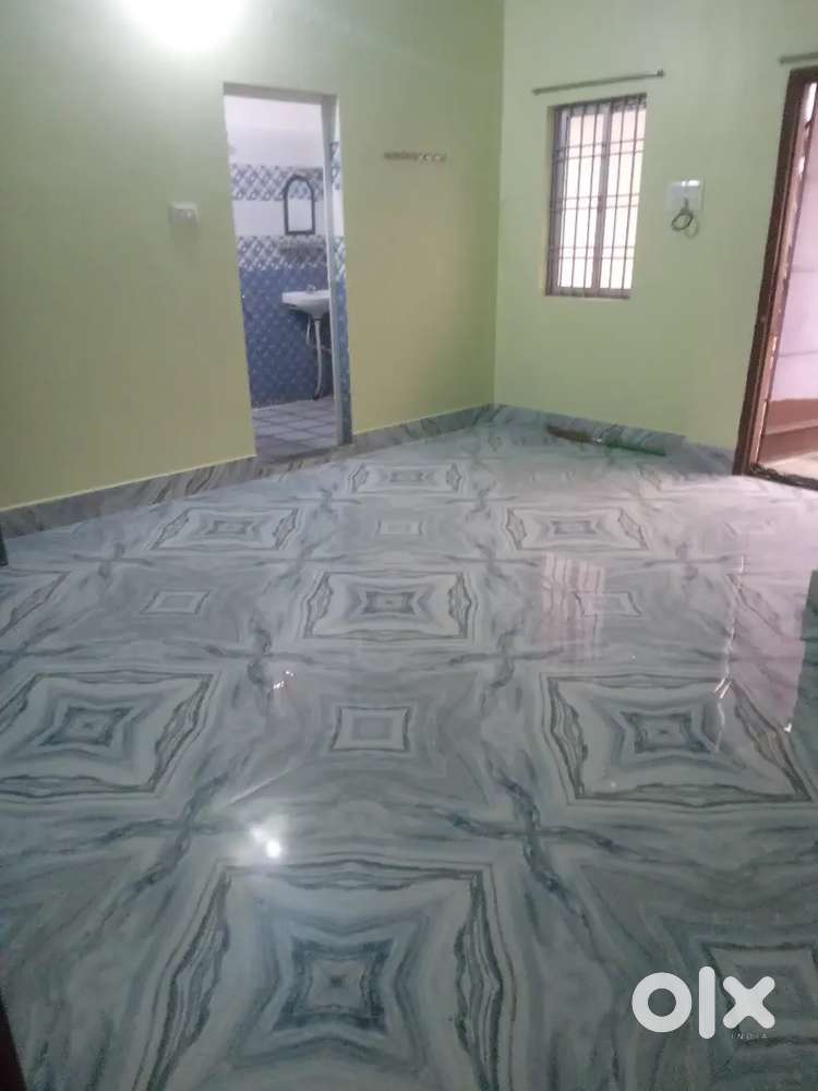 1br house rent in chhend colony no kitchen  my brokorage 2000