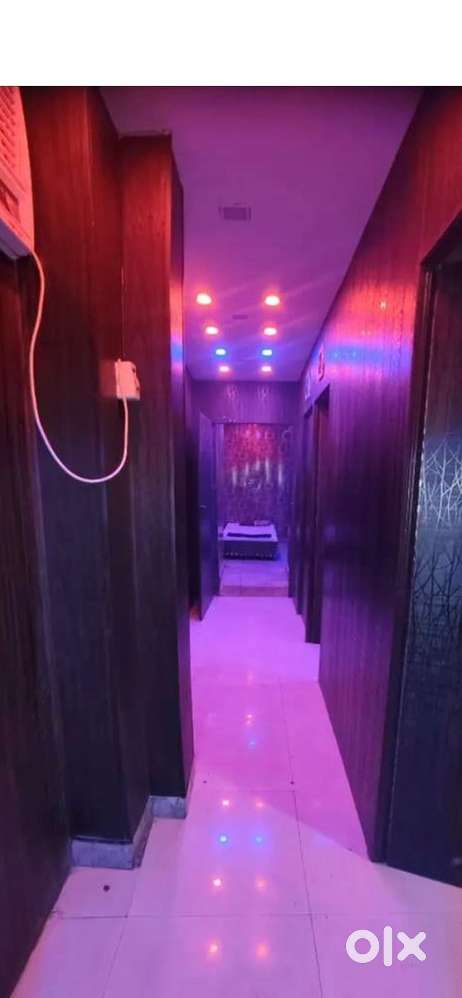 7 spa therapist female staff need