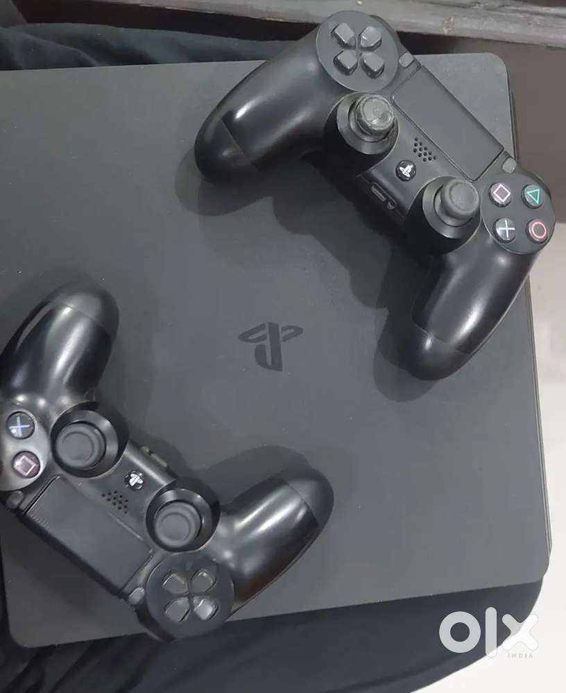 Ps4 in brand new condition 6 month old